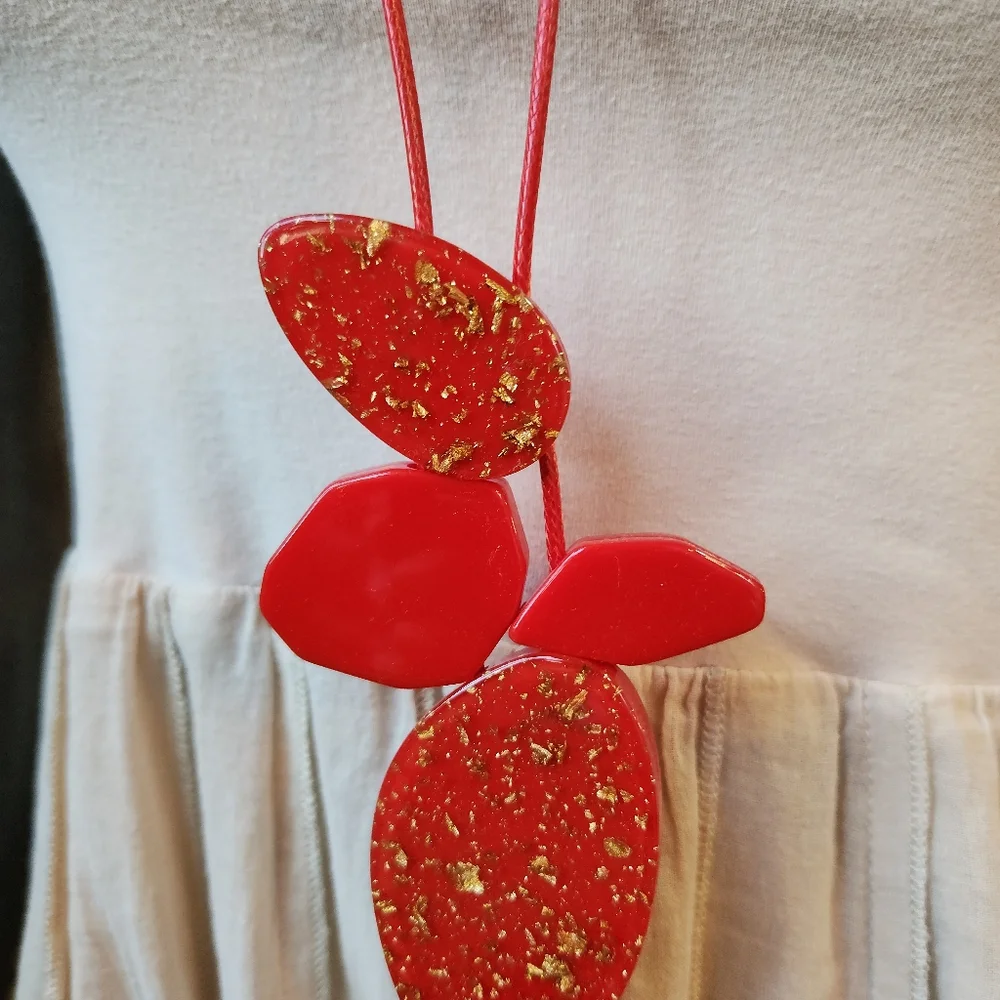 Reversible Bright Red Acrylic with Gold Flakes Necklace with Earrings Set - Picture 16 of 17